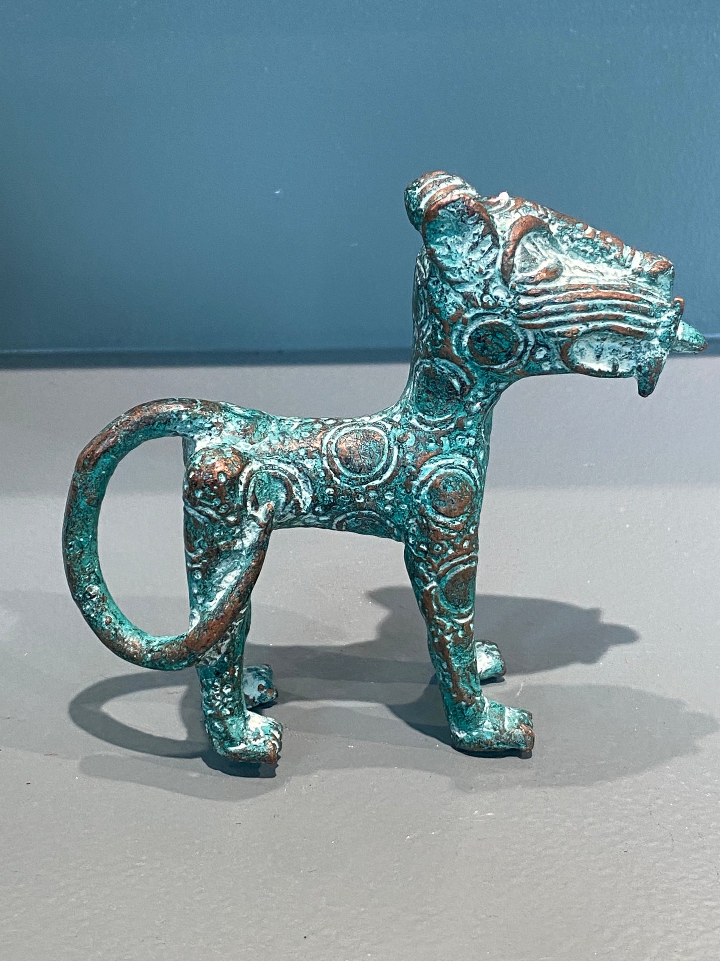 Benin Leopard sculpture - Bronze (56.09)