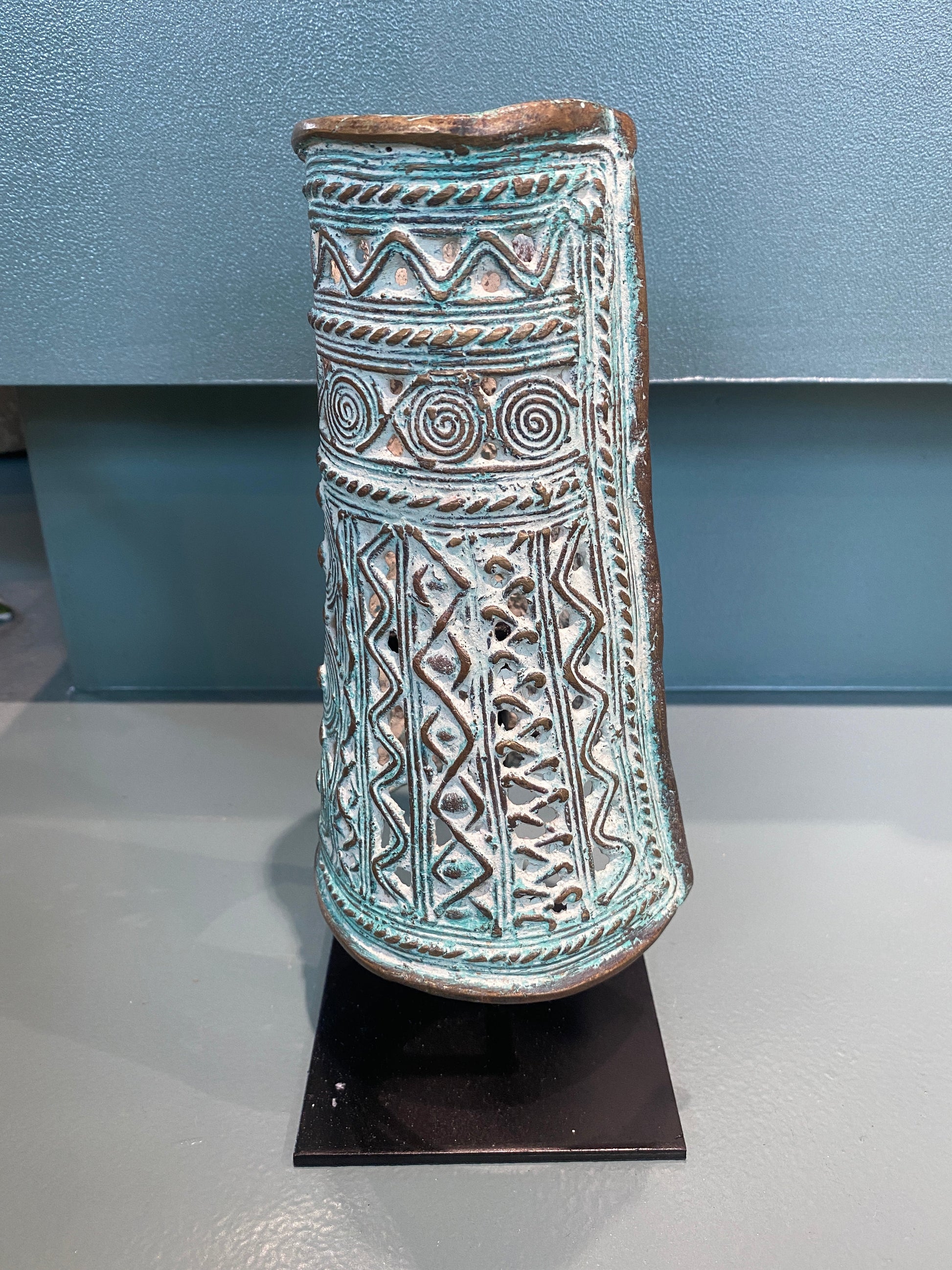 Benin Anklet - Large sculpture (37.01)