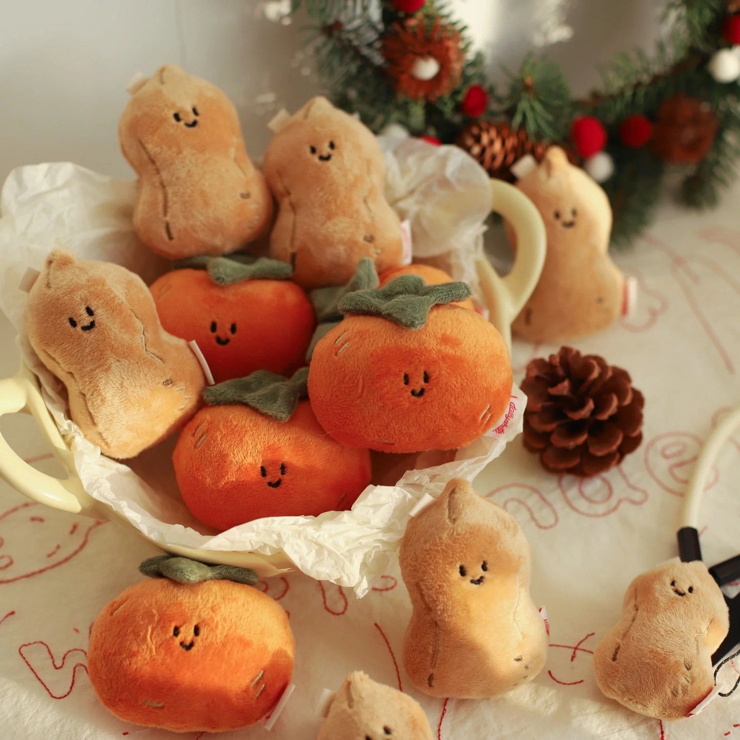 Daily White | Peanut Toy Charm