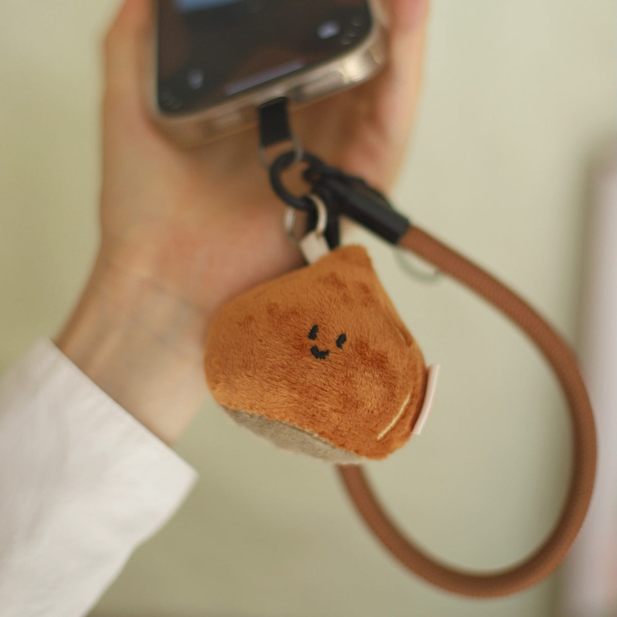 Daily White | Mini Chestnut Toy Charm