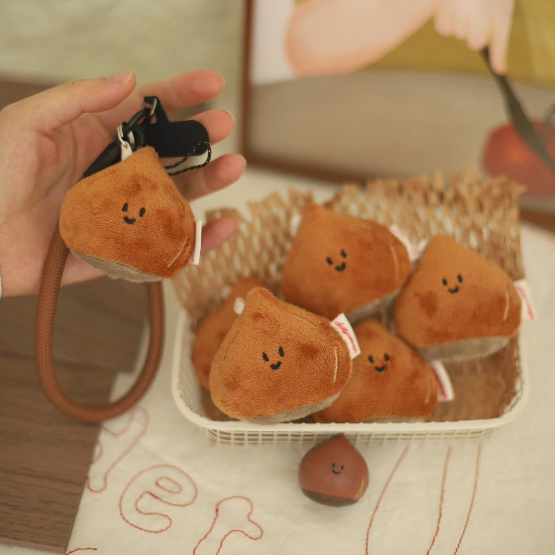 Daily White | Mini Chestnut Toy Charm