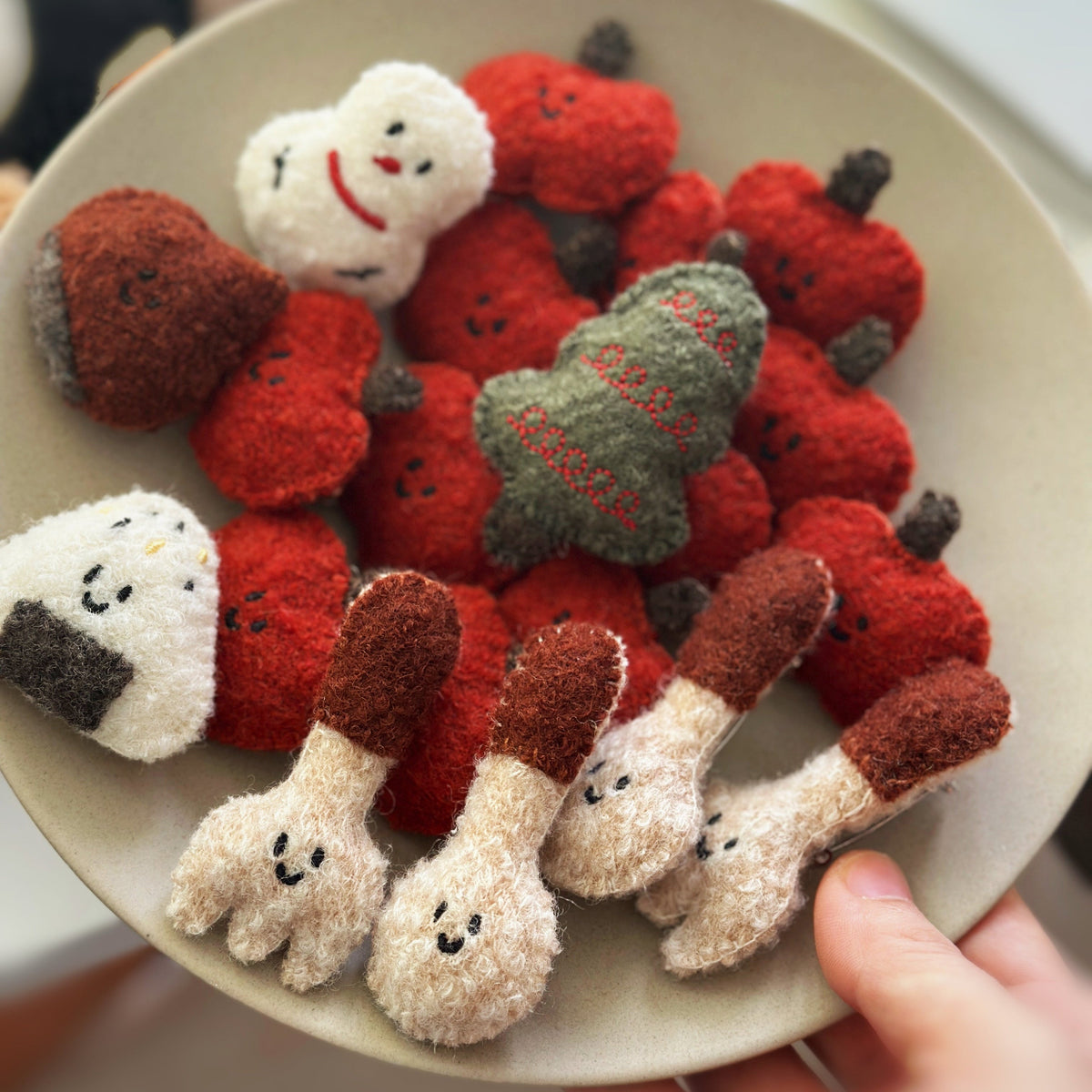 Daily White | Christmas Tree Woollen Brooch