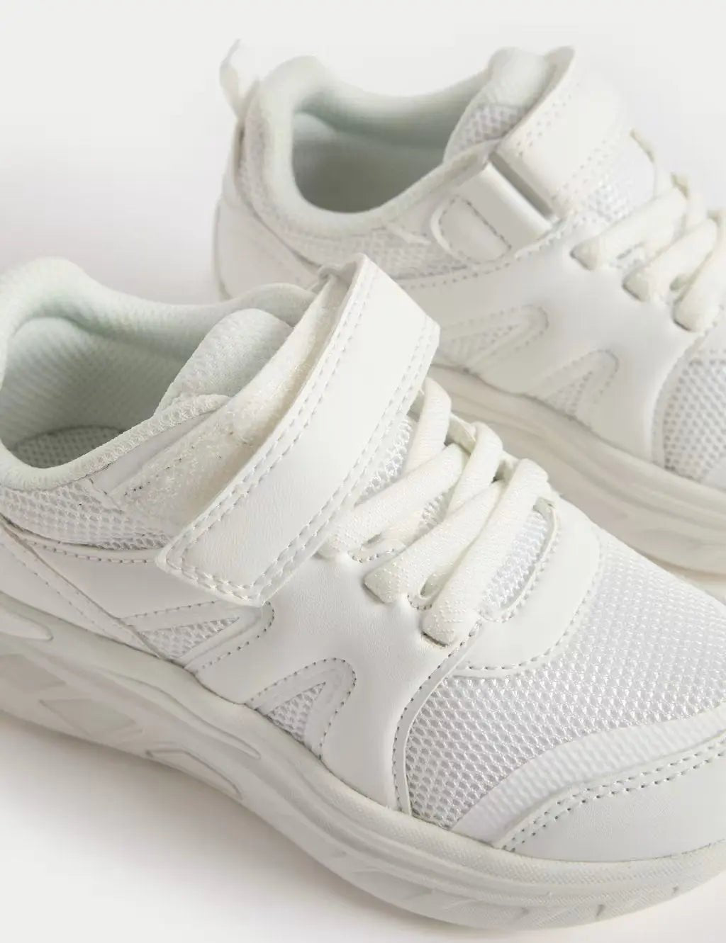 Kids' Freshfeet™ Riptape Trainers (4 Small - 1½ Large)