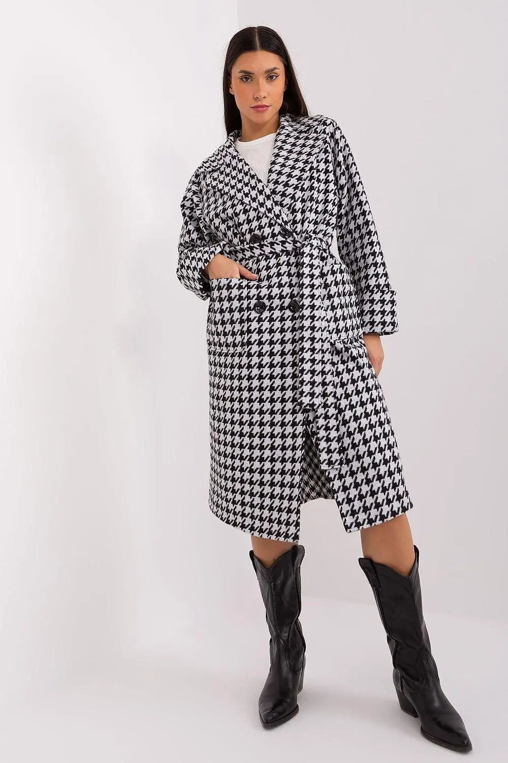 Lakerta elegant and classic transitional coat