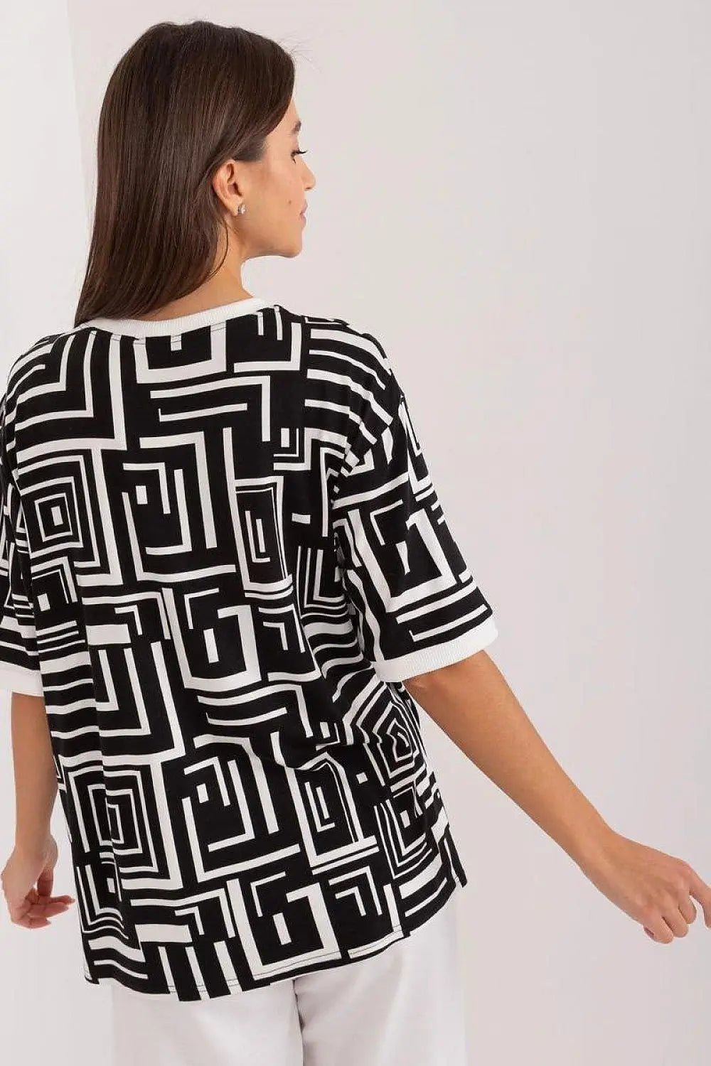 Lakerta elegant everyday blouse