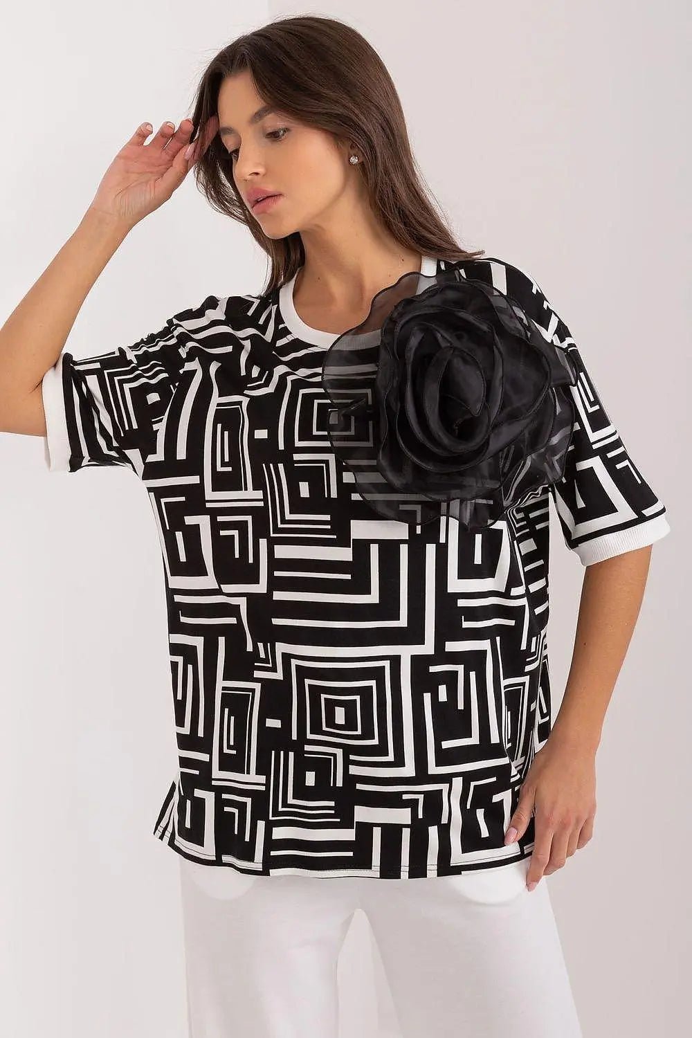 Lakerta elegant everyday blouse