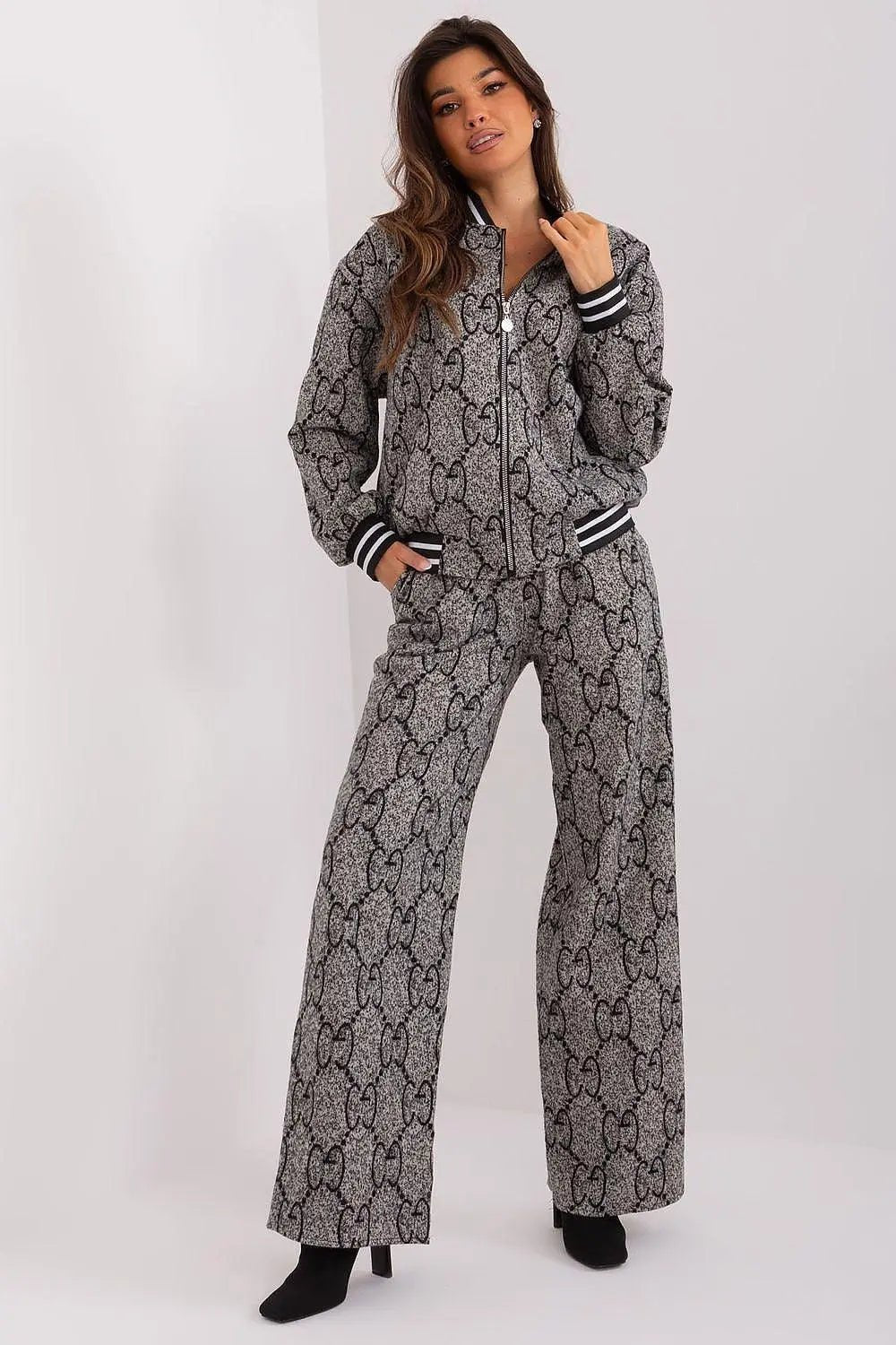 Lakerta zippered sweatshirt with pants