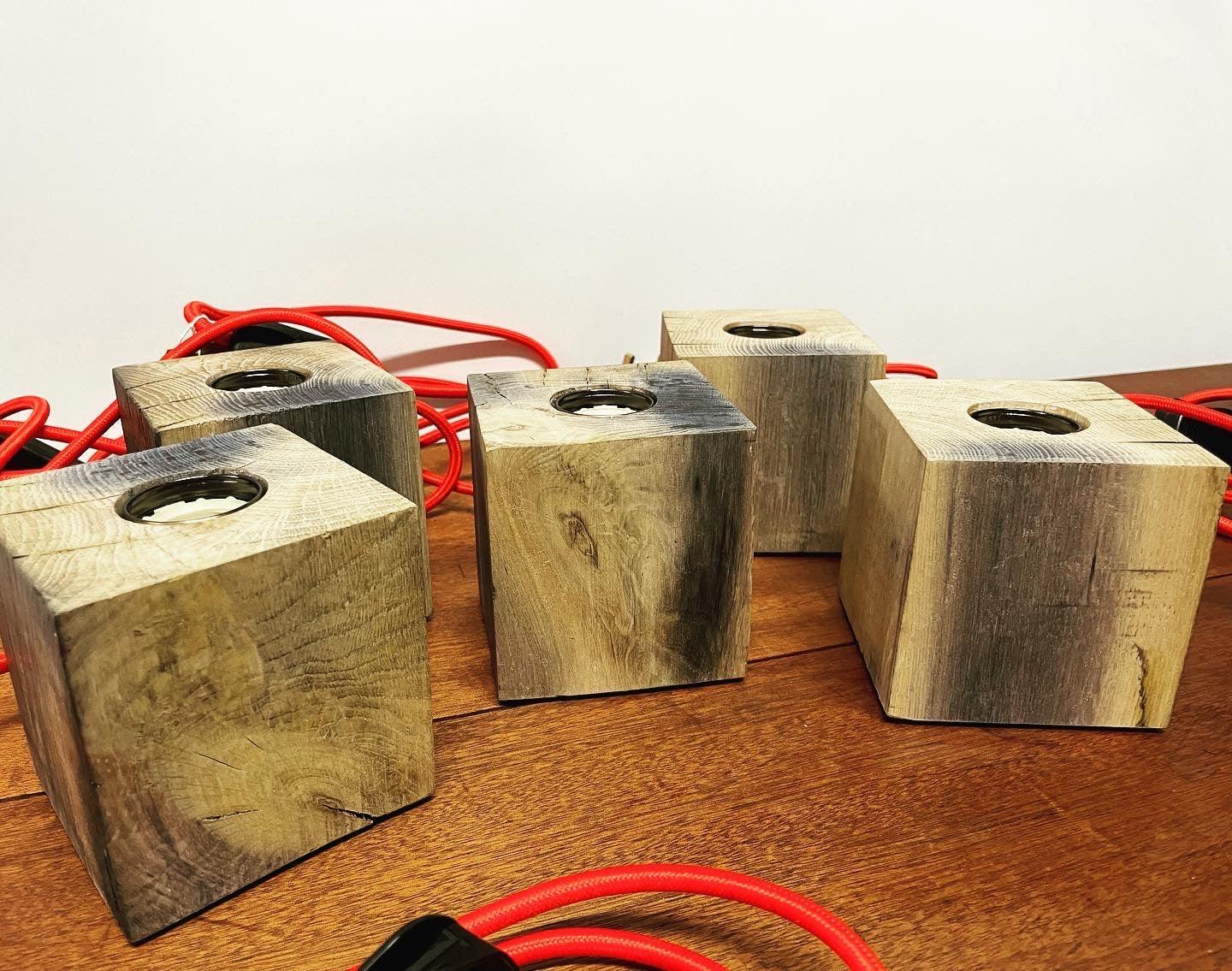 Mini oak cube lamp
