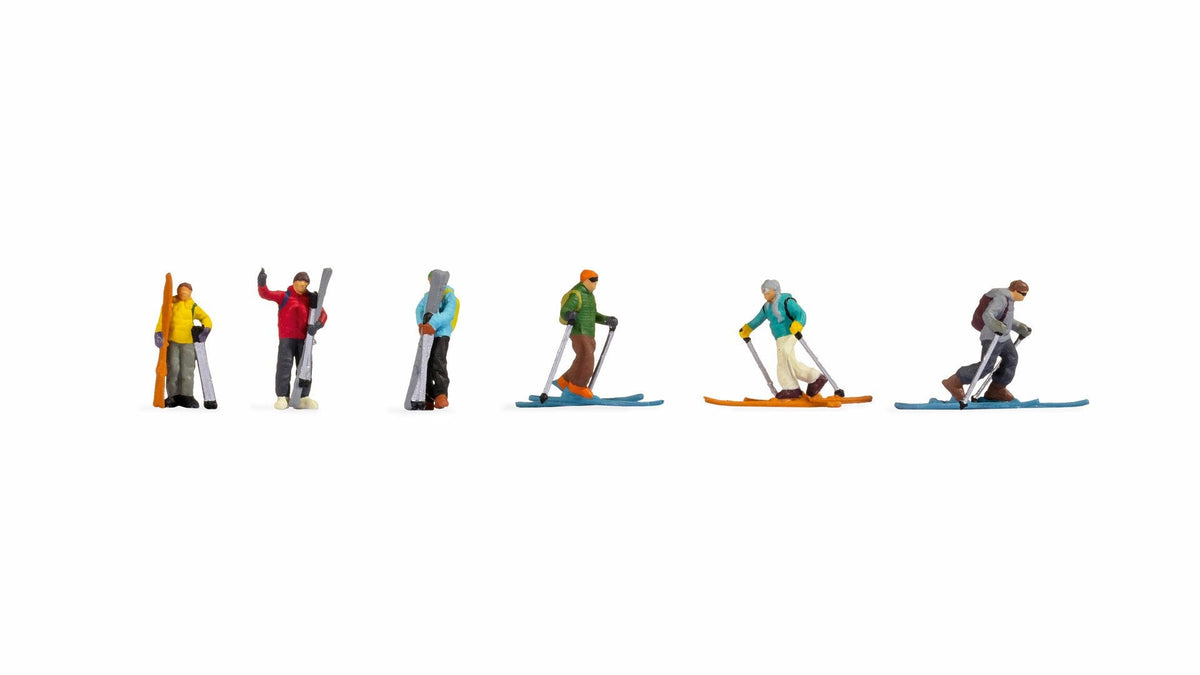 Skiers (6) Terrarium Figures 15823