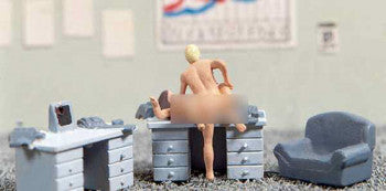 Lovers in Action Desk Terrarium Figures 15953