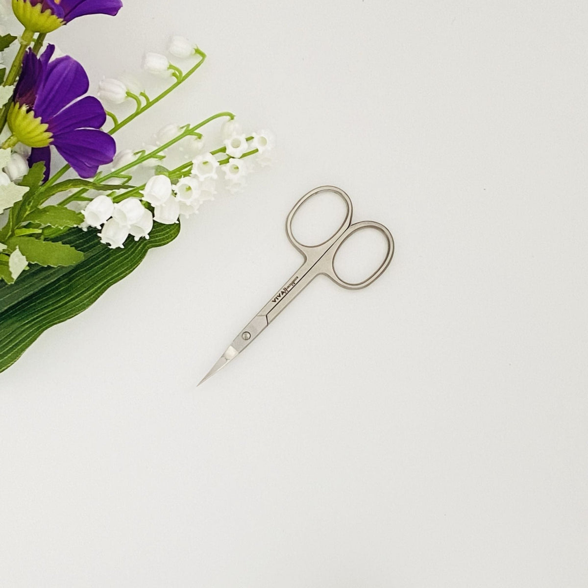 Nail Cuticle Scissor - 9.5cm Slightly Curved