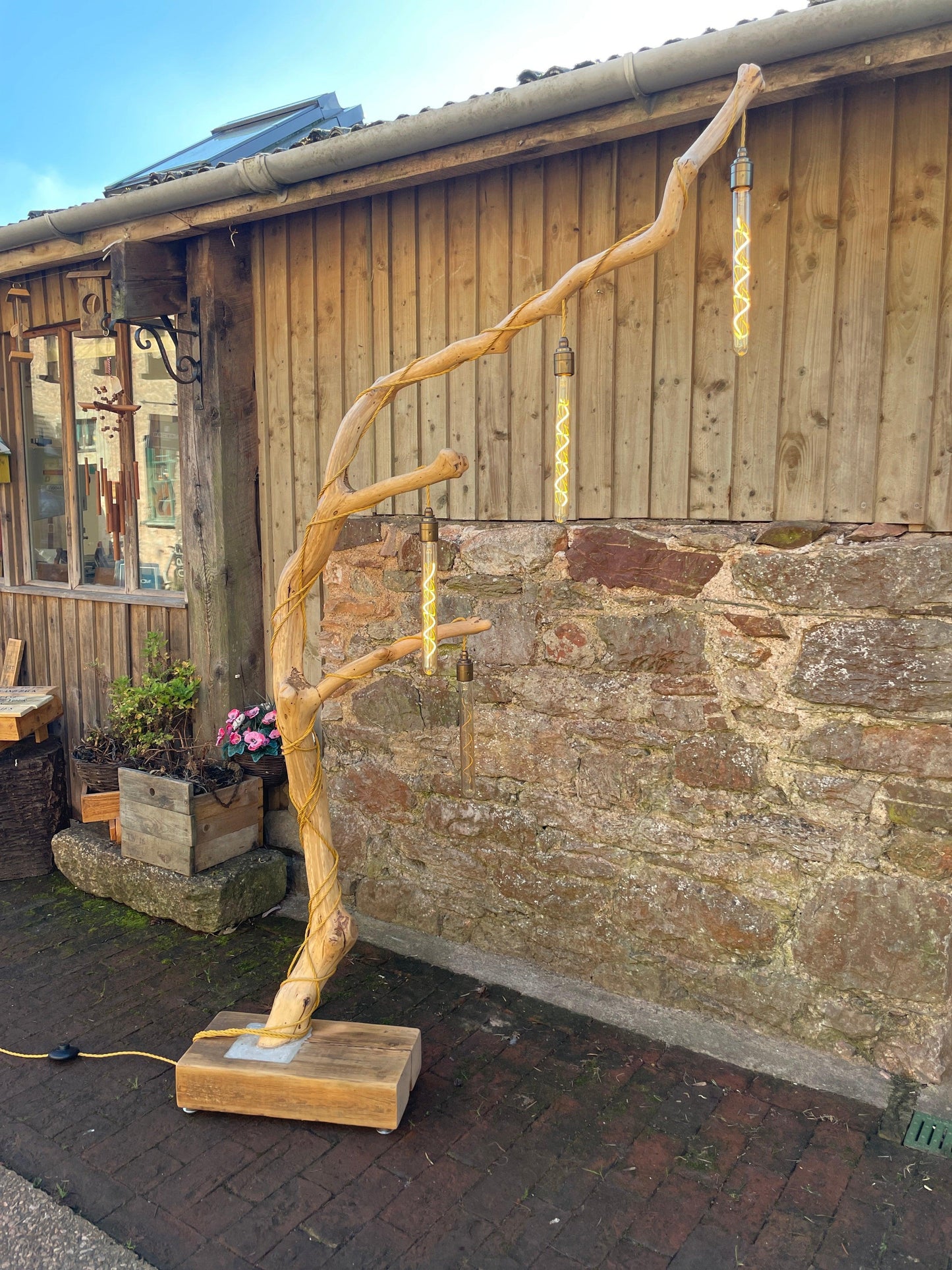 Vivienne – Four-Bulb Floor Lamp with Sculptural Branch Design