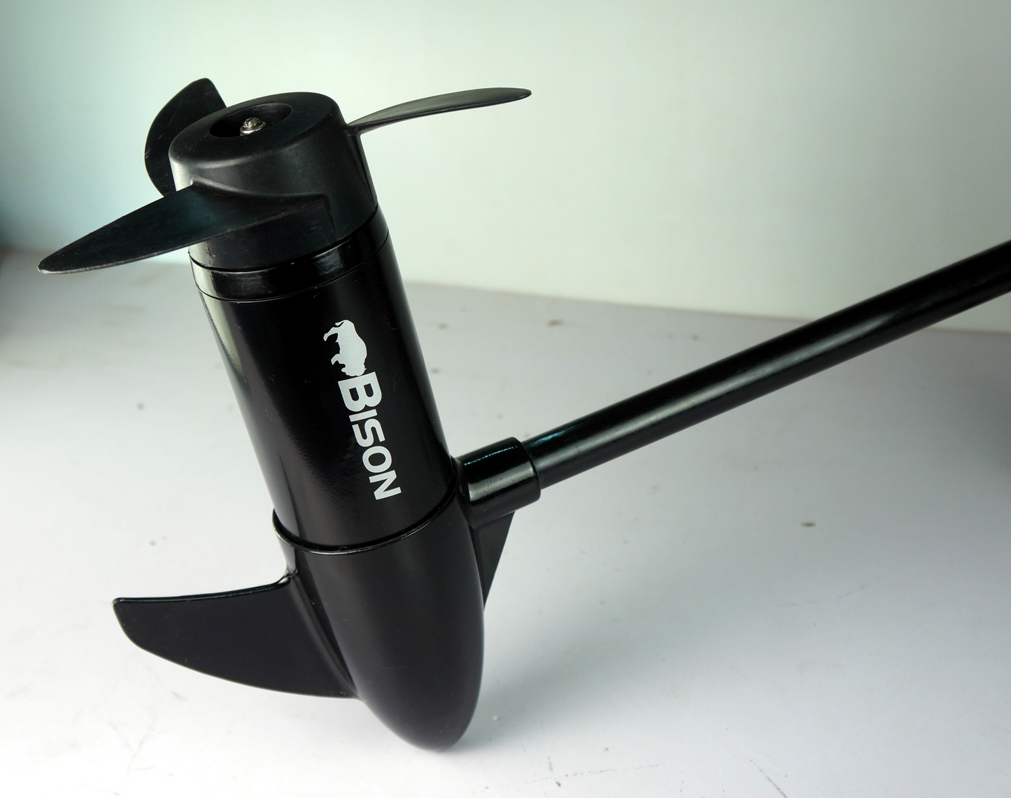 BISON 40'/lb SALT WATER ELECTRIC OUTBOARD MOTOR + BATTERY CHARGER