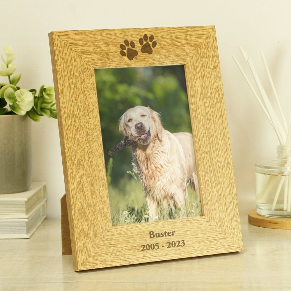 Personalised Oak Finish 4x6 Inch Paw Prints Photo Frame