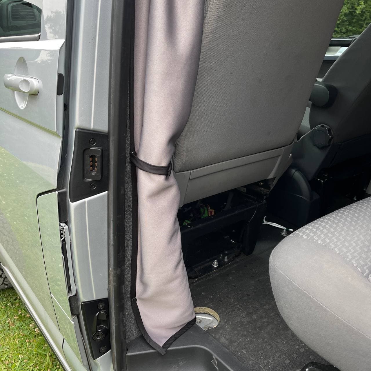 For Mercedes Vito Cab Divider Curtain Kit with Rail Premium Quality - Van-X