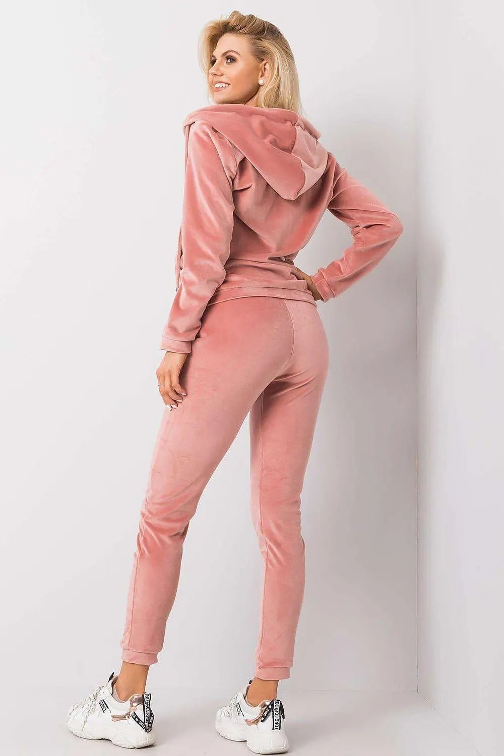 Relevance long sleeves sweatshirt with zipper, hood and slip pockets