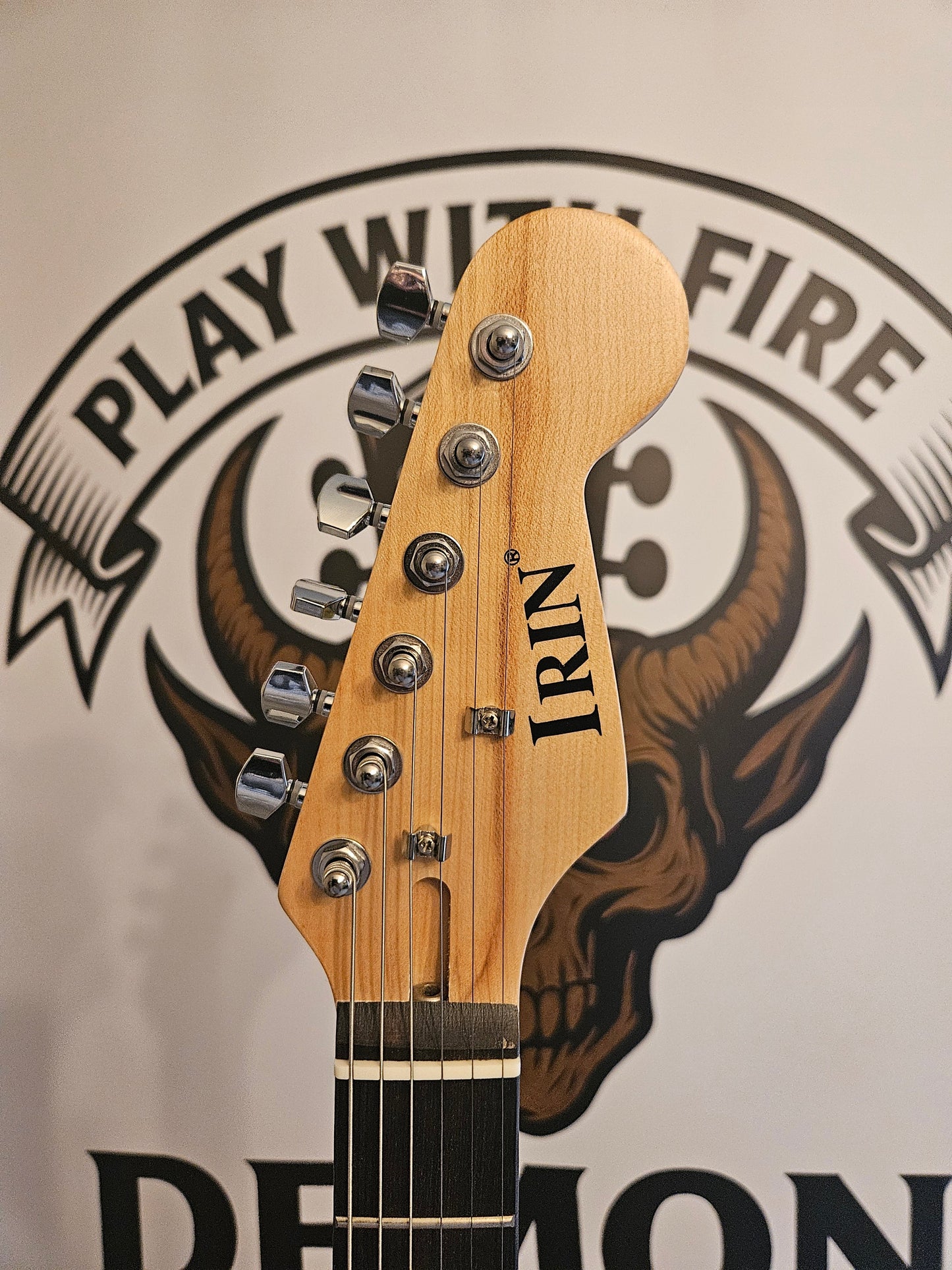 ST-700 Electric Guitar