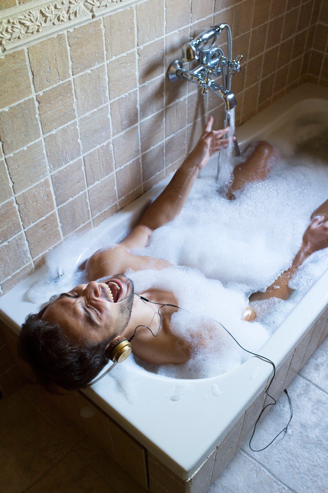 Shopaholic’s Gift Bubble Bath – Handmade in Yorkshire – Ylang Ylang – SLS & Par