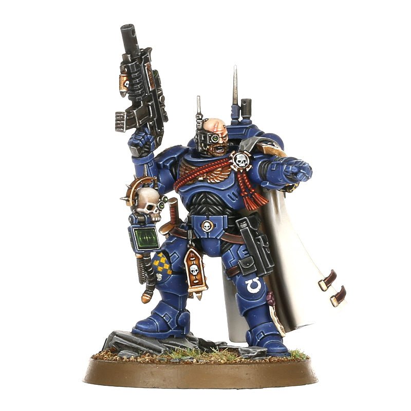 Space Marines: Captain in Phobos Armour