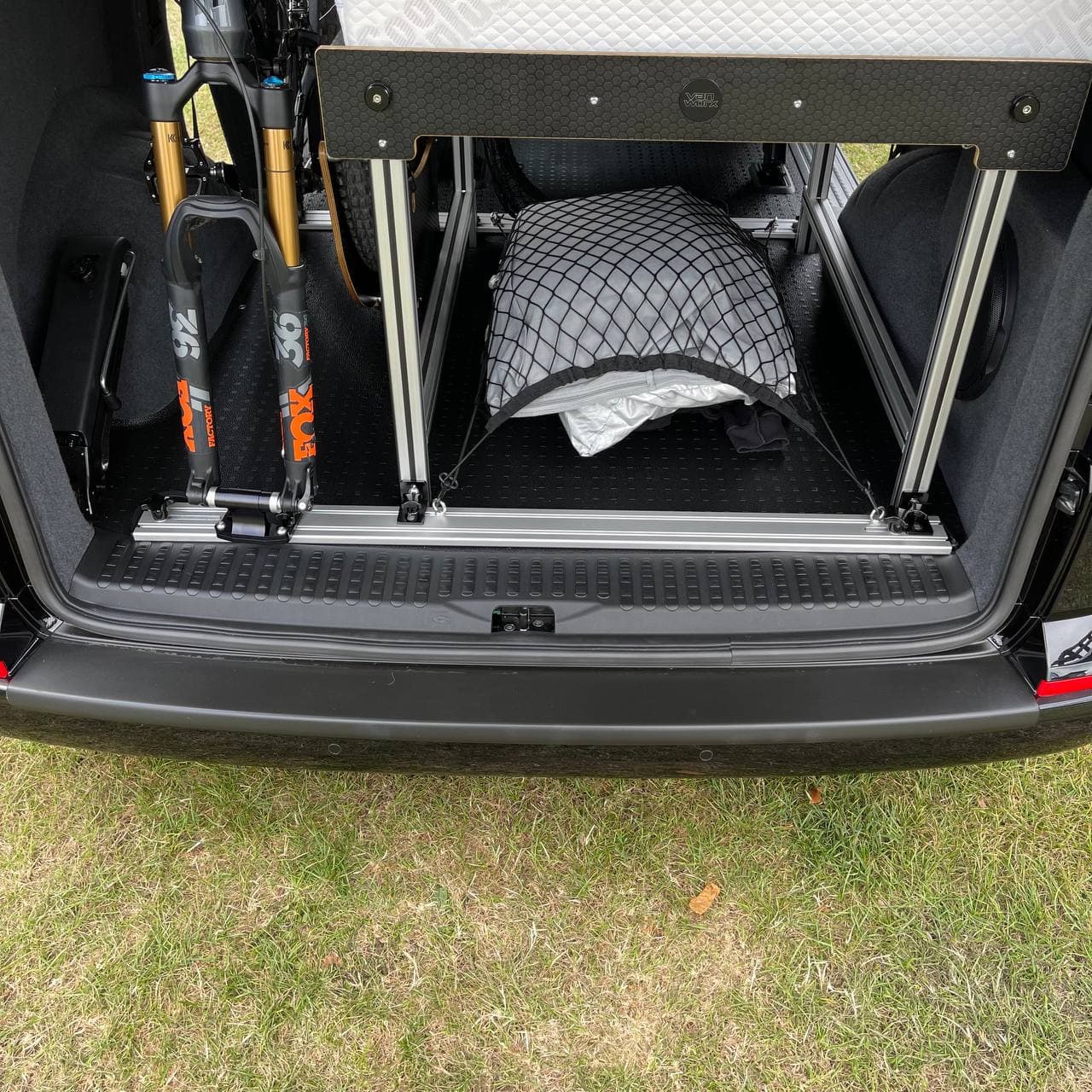 For VW T5, T5.1 V3 Tailgate Threshold Cover + Side Step