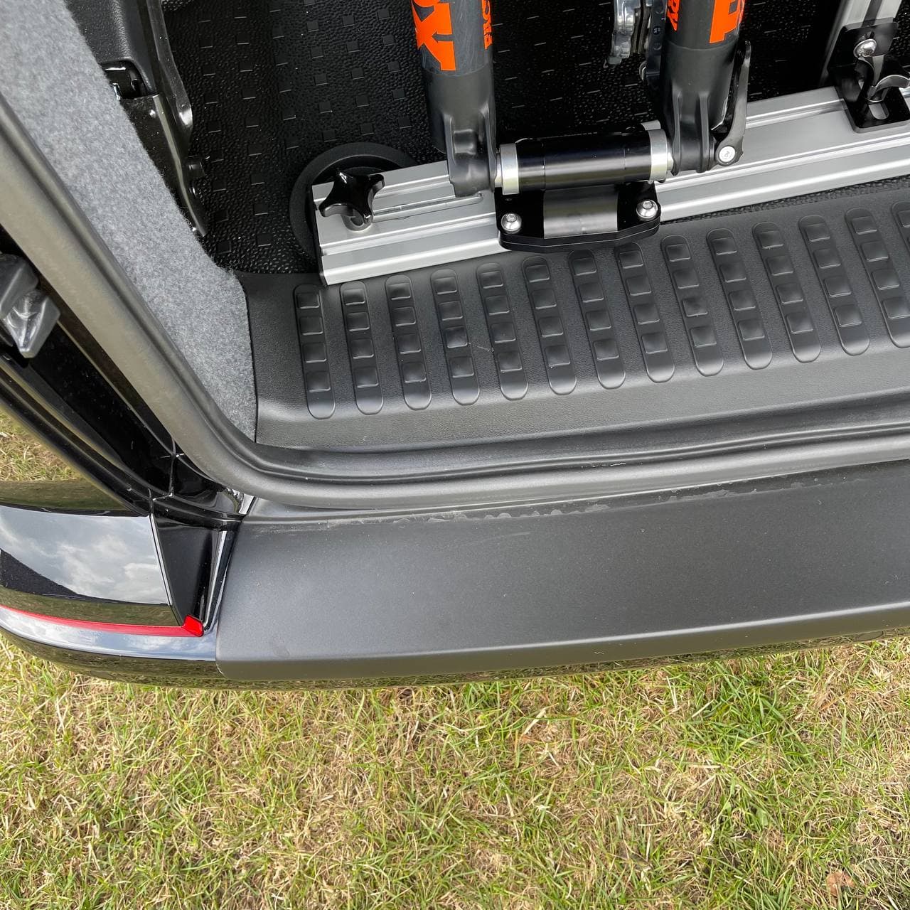 For VW T6 V3 Tailgate Threshold Cover + Side Step