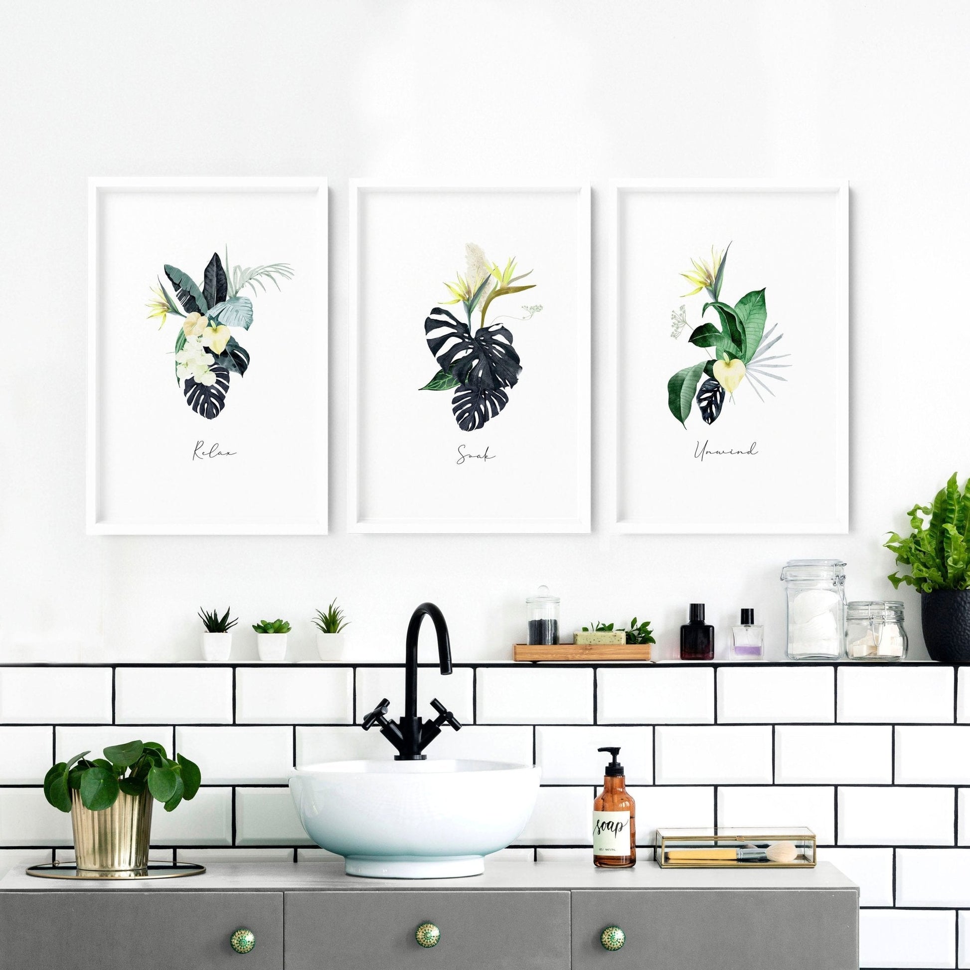 Decoration for bathroom walls | Set of 3 Tropical wall art