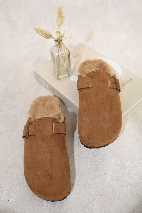 https://images.avasam.com/?w=500&url=https://avasamnew.s3.amazonaws.com/live//ikrush-camilla-suede-flip-flops-sandals-with-fur-1699029051-DSC7020_hrwl-uf.jpg
