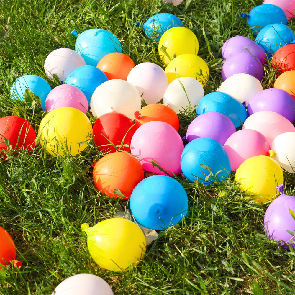 SOKA 1000 A/SHOT WATERBOMB - Fun in the Sun! 80"

Description: "Enjoy fun-filled water battles with these high-quality SOKA water bombs. Designed for kids, perfect for parties. Nozzle included. 200-1000 pieces.