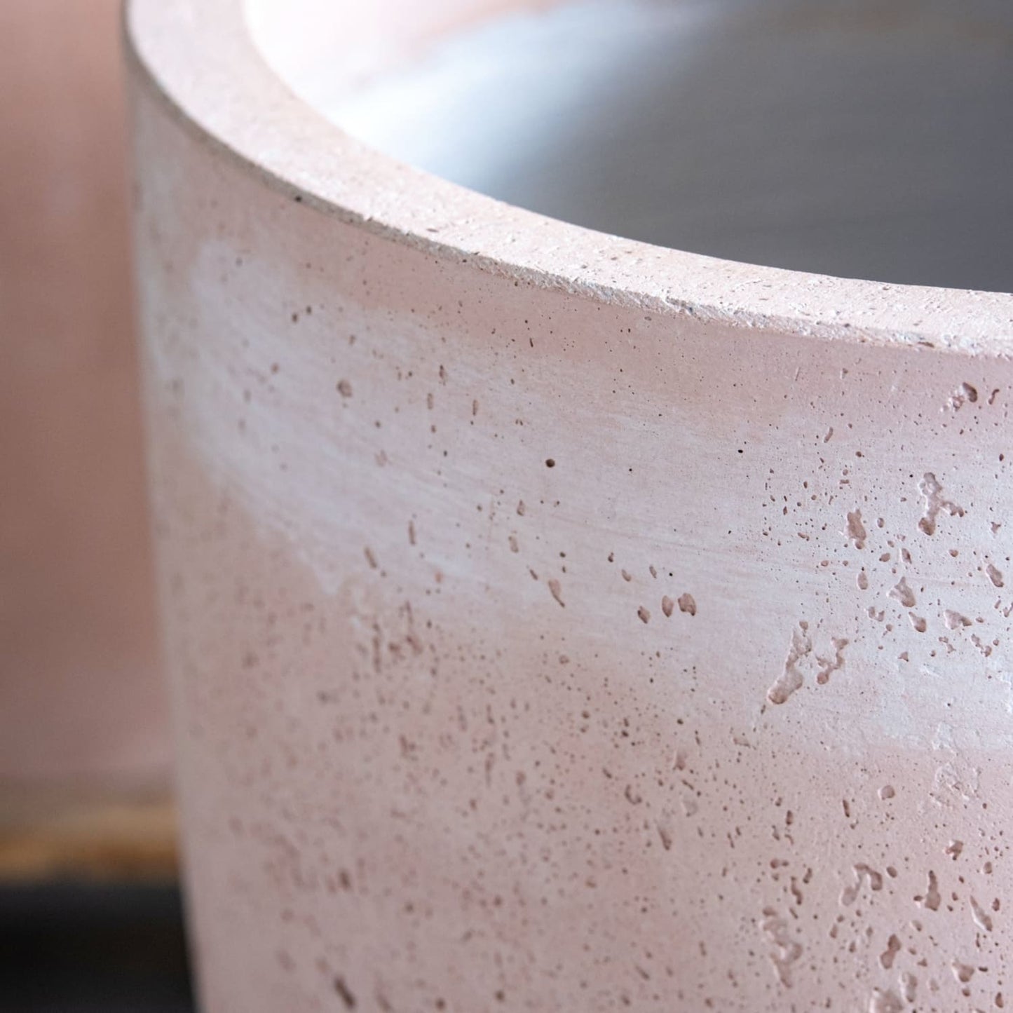 Vessara | Blushstone – 100cm XXL Concrete Vase Planter – 172L Tall Plant Pot