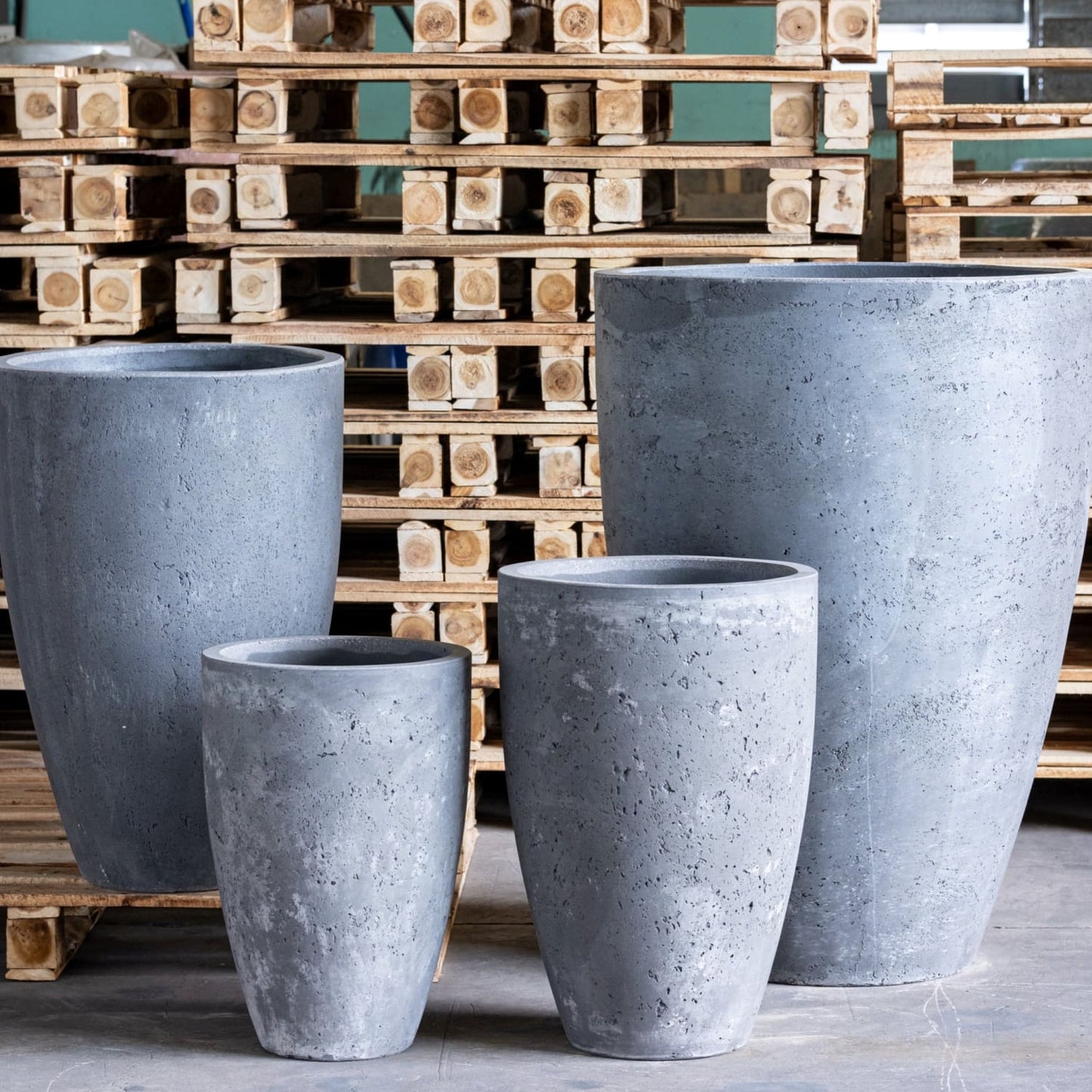 Vessara | Onyx Dusk – 100cm XXL Concrete Tall Vase Planter – 172L Round Plant Pot