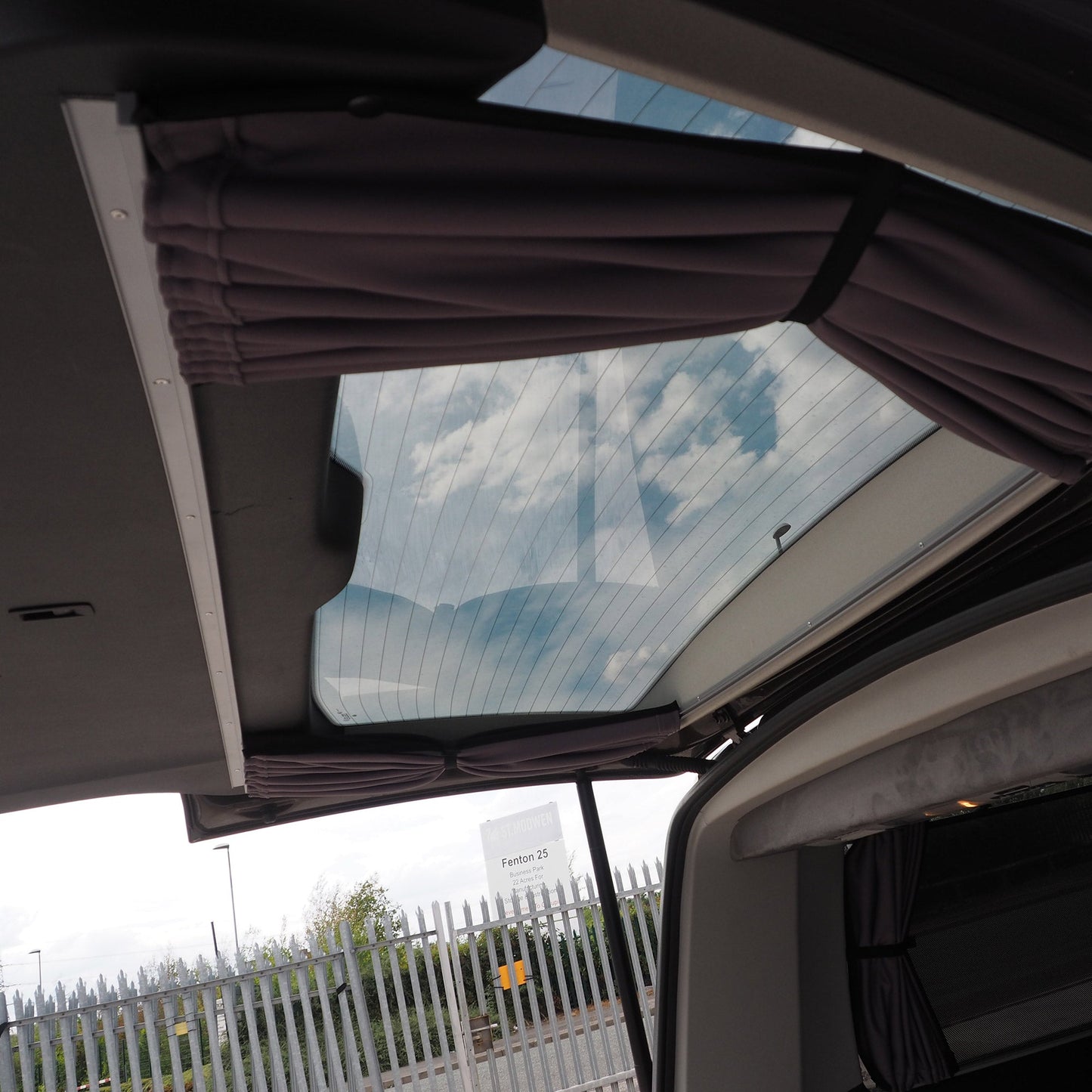 For VW T5 Caravelle camper / Shuttle  Premium 1 x Tailgate Window Curtain Van-X