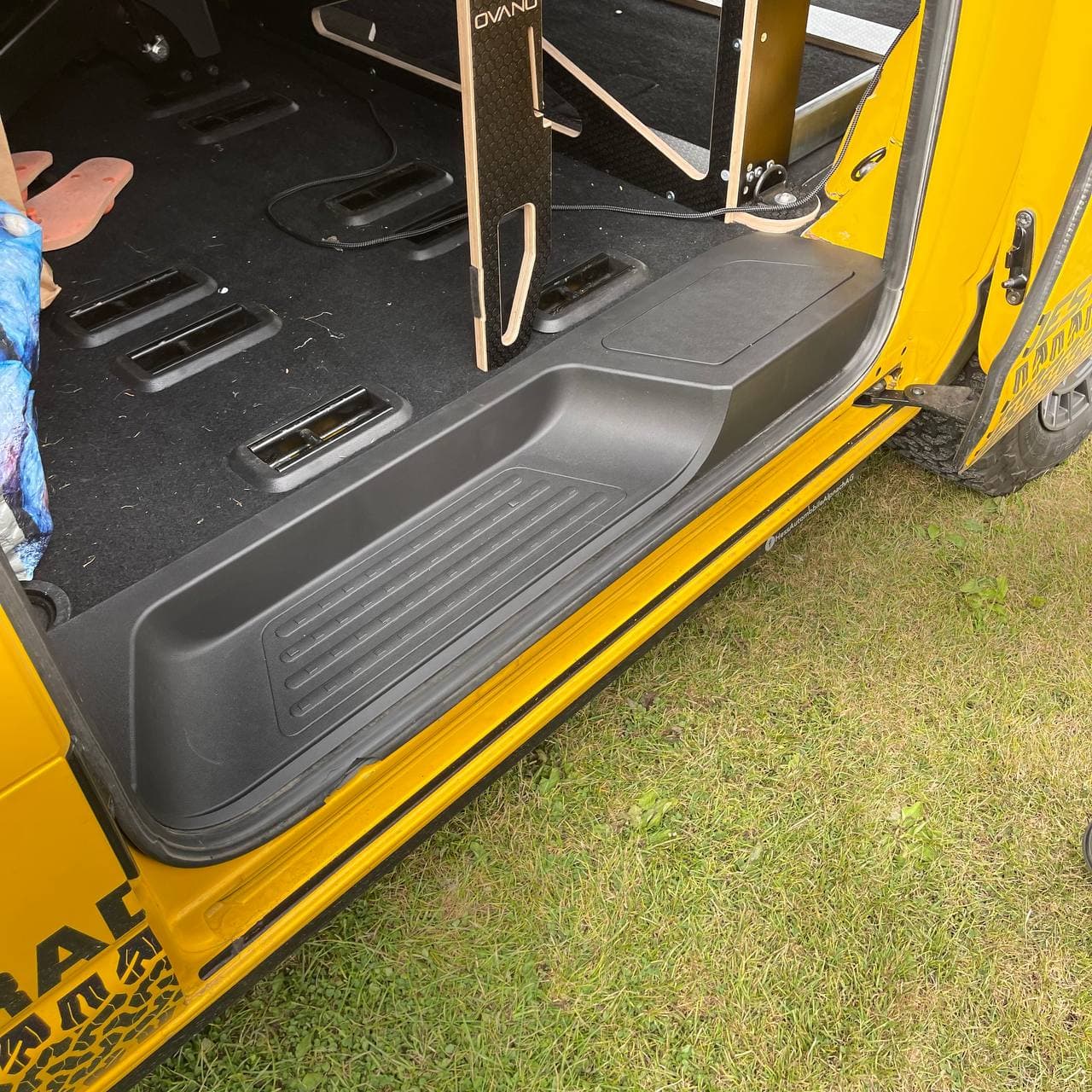 For VW T5, T5.1 V3 Tailgate Threshold Cover + Side Step