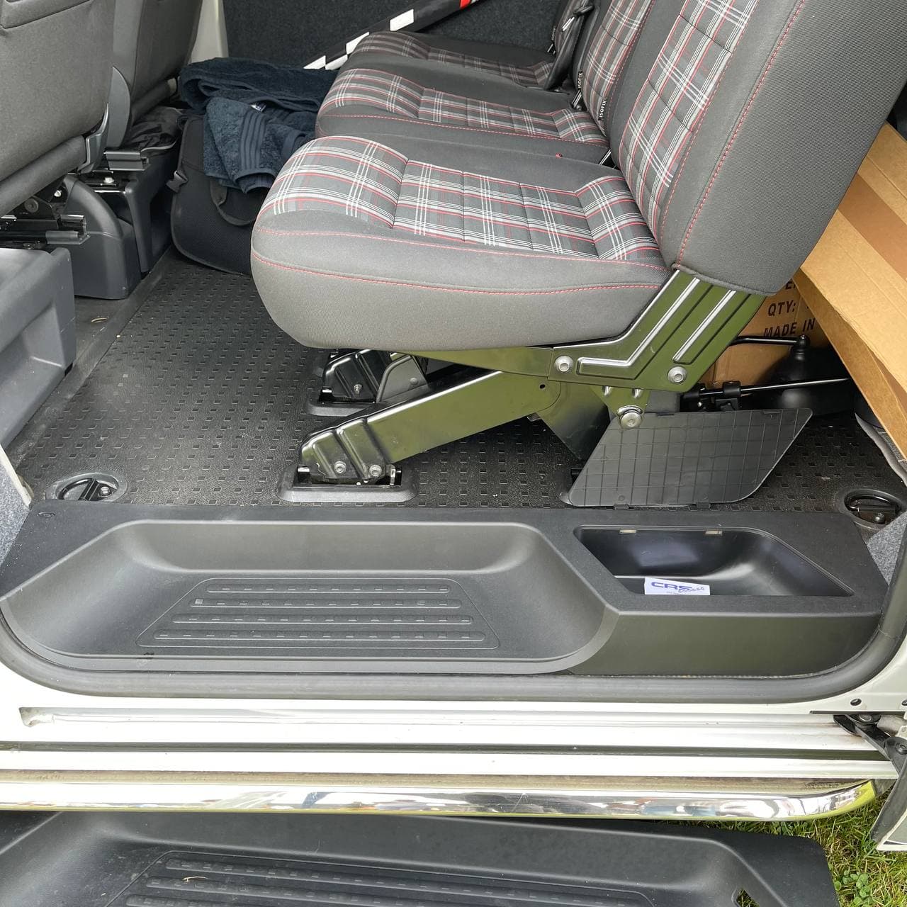 For VW T6.1 V3 Tailgate Threshold Cover + Side Step