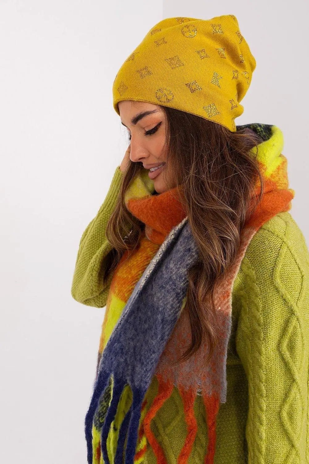 Women's Winter Beanie – Warm Cashmere Blend with Rhinestone Detail